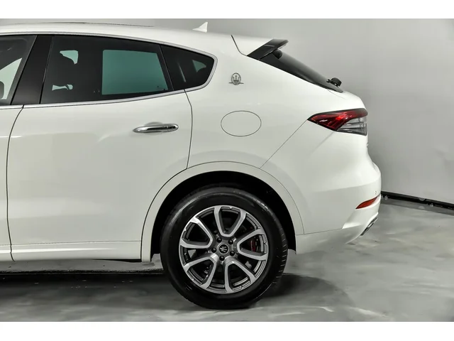 SEMINUEVOS MASERATI Levante a Estados en autogozo