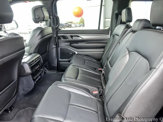 SEMINUEVOS JEEP Wagoneer a Estados en autogozo