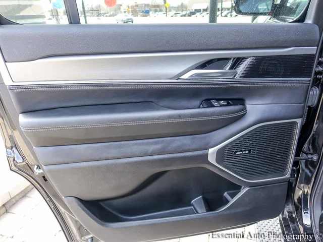 SEMINUEVOS JEEP Wagoneer a Estados en autogozo