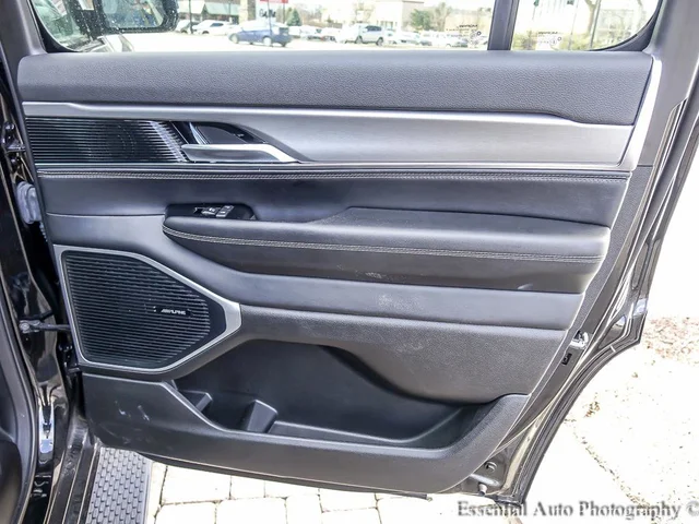 SEMINUEVOS JEEP Wagoneer a Estados en autogozo