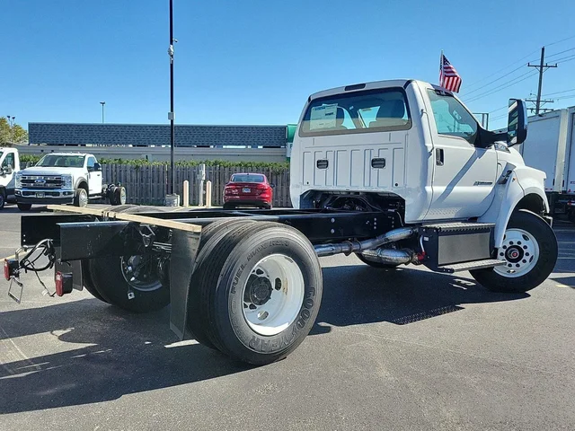 Nuevos FORD F-750 à Estados chez autogozo