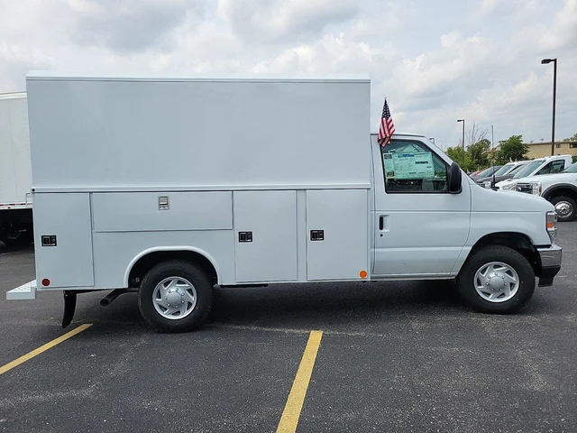 Nuevos FORD E-SERIES CUTAWAY à Estados chez autogozo