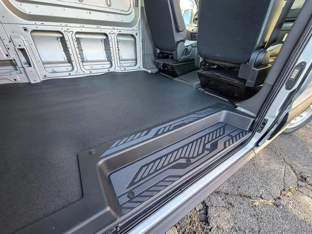 Nuevos FORD TRANSIT-150 CARGO à Estados chez autogozo