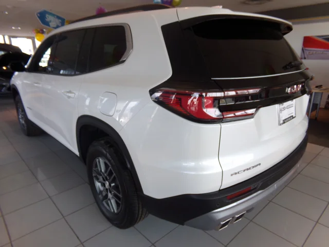 Nuevos GMC ACADIA à Estados chez autogozo