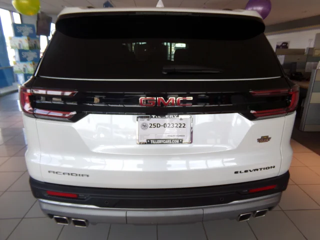 Nuevos GMC ACADIA à Estados chez autogozo
