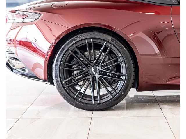 Nuevos ASTON MARTIN DB12 à Estados chez autogozo