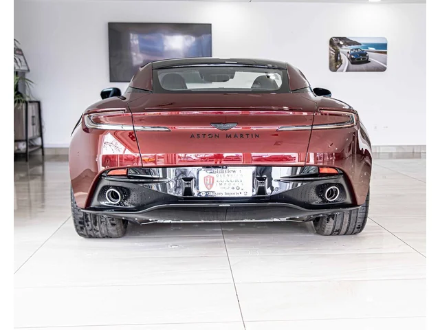 Nuevos ASTON MARTIN DB12 à Estados chez autogozo