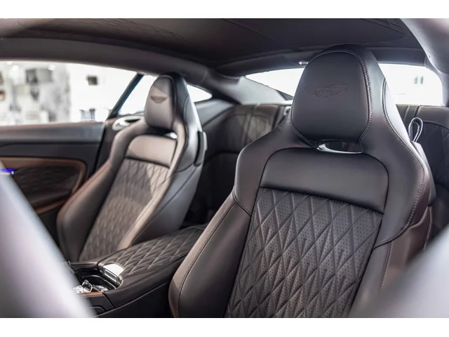 Nuevos ASTON MARTIN DB12 à Estados chez autogozo