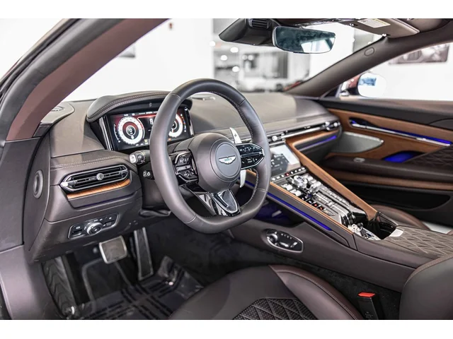 Nuevos ASTON MARTIN DB12 à Estados chez autogozo