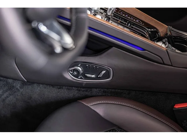 Nuevos ASTON MARTIN DB12 à Estados chez autogozo
