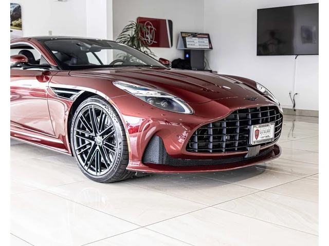 Nuevos ASTON MARTIN DB12 à Estados chez autogozo
