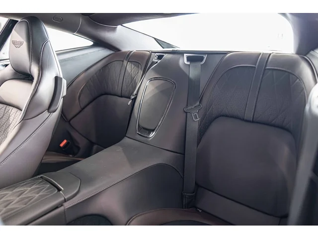 Nuevos ASTON MARTIN DB12 à Estados chez autogozo