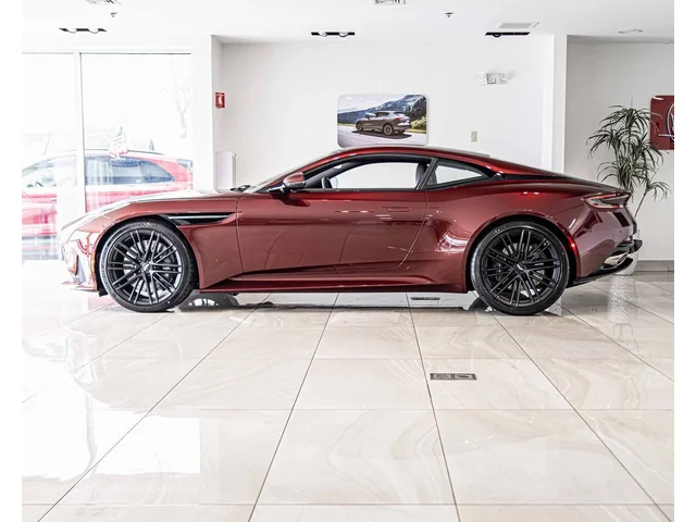 Nuevos ASTON MARTIN DB12 à Estados chez autogozo