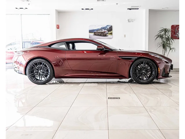 Nuevos ASTON MARTIN DB12 à Estados chez autogozo