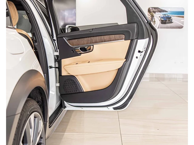 SEMINUEVOS VOLVO V90 Cross Country a Estados en autogozo
