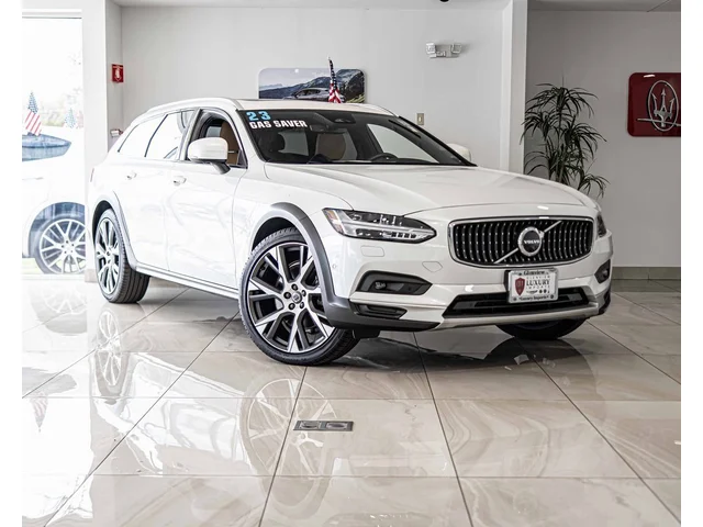 SEMINUEVOS VOLVO V90 Cross Country a Estados en autogozo