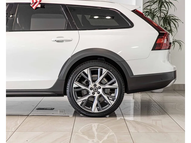 SEMINUEVOS VOLVO V90 Cross Country a Estados en autogozo