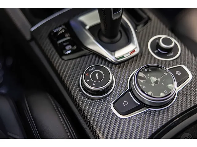 Nuevos ALFA ROMEO STELVIO à Estados chez autogozo