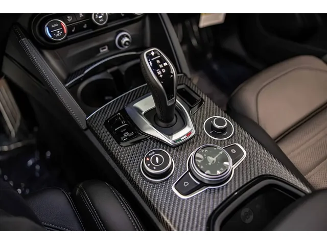 Nuevos ALFA ROMEO STELVIO à Estados chez autogozo