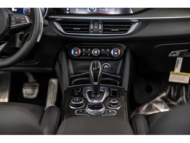 Nuevos ALFA ROMEO STELVIO à Estados chez autogozo