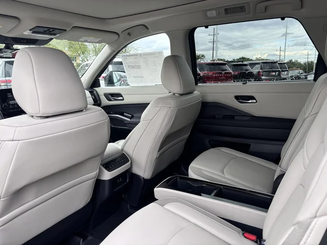 Nuevos NISSAN PATHFINDER à Estados chez autogozo