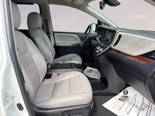 SEMINUEVOS TOYOTA Sienna a Estados en autogozo