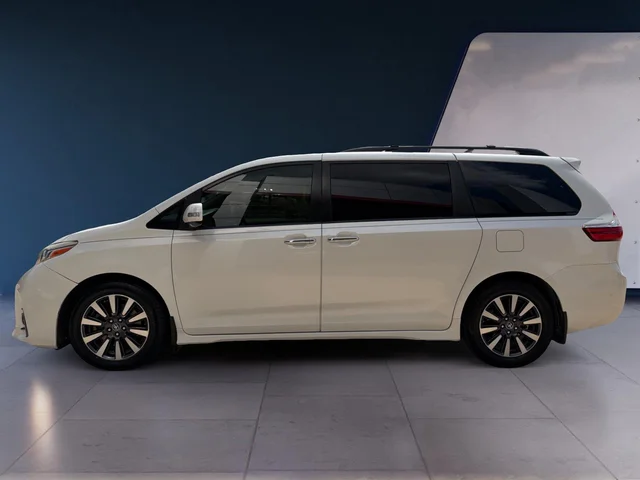 SEMINUEVOS TOYOTA Sienna a Estados en autogozo