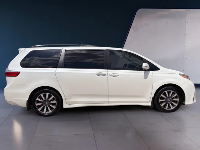 SEMINUEVOS TOYOTA Sienna a Estados en autogozo
