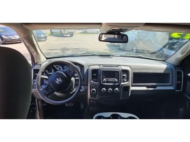 SEMINUEVOS RAM 1500 Tradesman Crew a Estados en autogozo