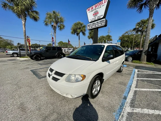 SEMINUEVOS DODGE Grand Caravan a Estados en autogozo