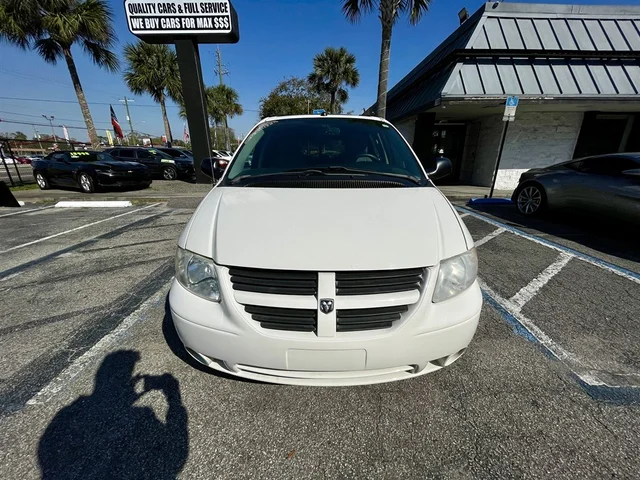 SEMINUEVOS DODGE Grand Caravan a Estados en autogozo