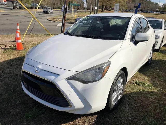 SEMINUEVOS TOYOTA Yaris Ia 4d Sedan a Estados en autogozo