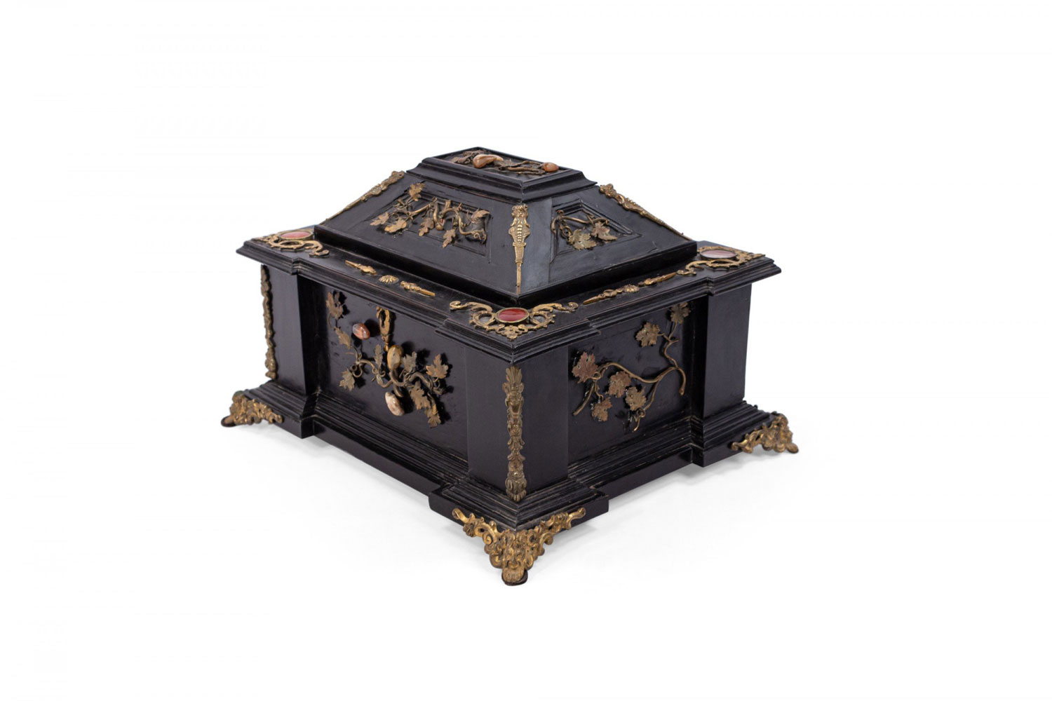 Italian renaissance style lacquered box 1