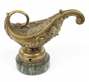 Italian renaissance style bronze lamp 4