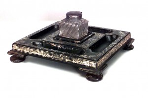 English victorian papier mache inkwell