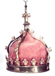 Italian renaissance style crown chandelier