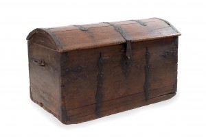 Spanish renaissance oak trunk 1