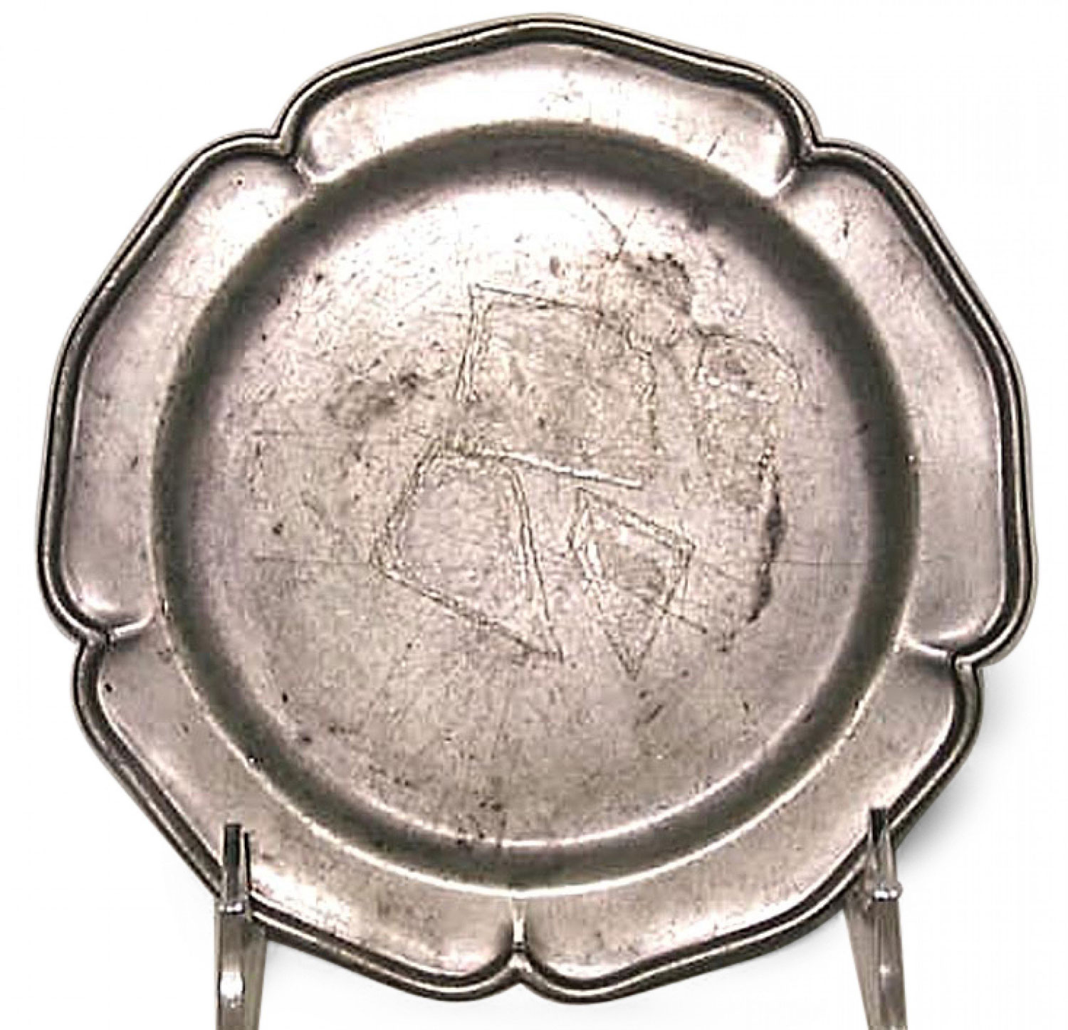 Set of 3 english renaissance style pewter plates 3