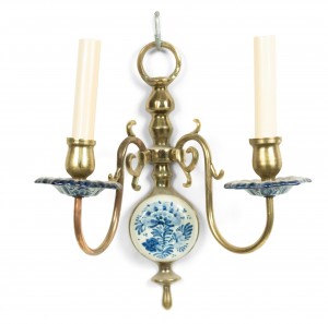 Dutch delft blue porcelain and brass wall sconce 1