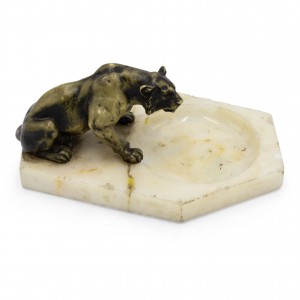 Victorian white onyx ashtray with tiger 1