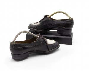 Pair of black and white golf shoes 1