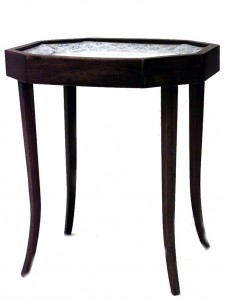 English victorian small mahogany end table
