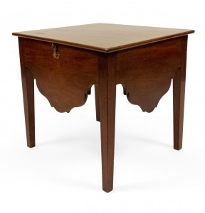 Mahogany low end table with lift top