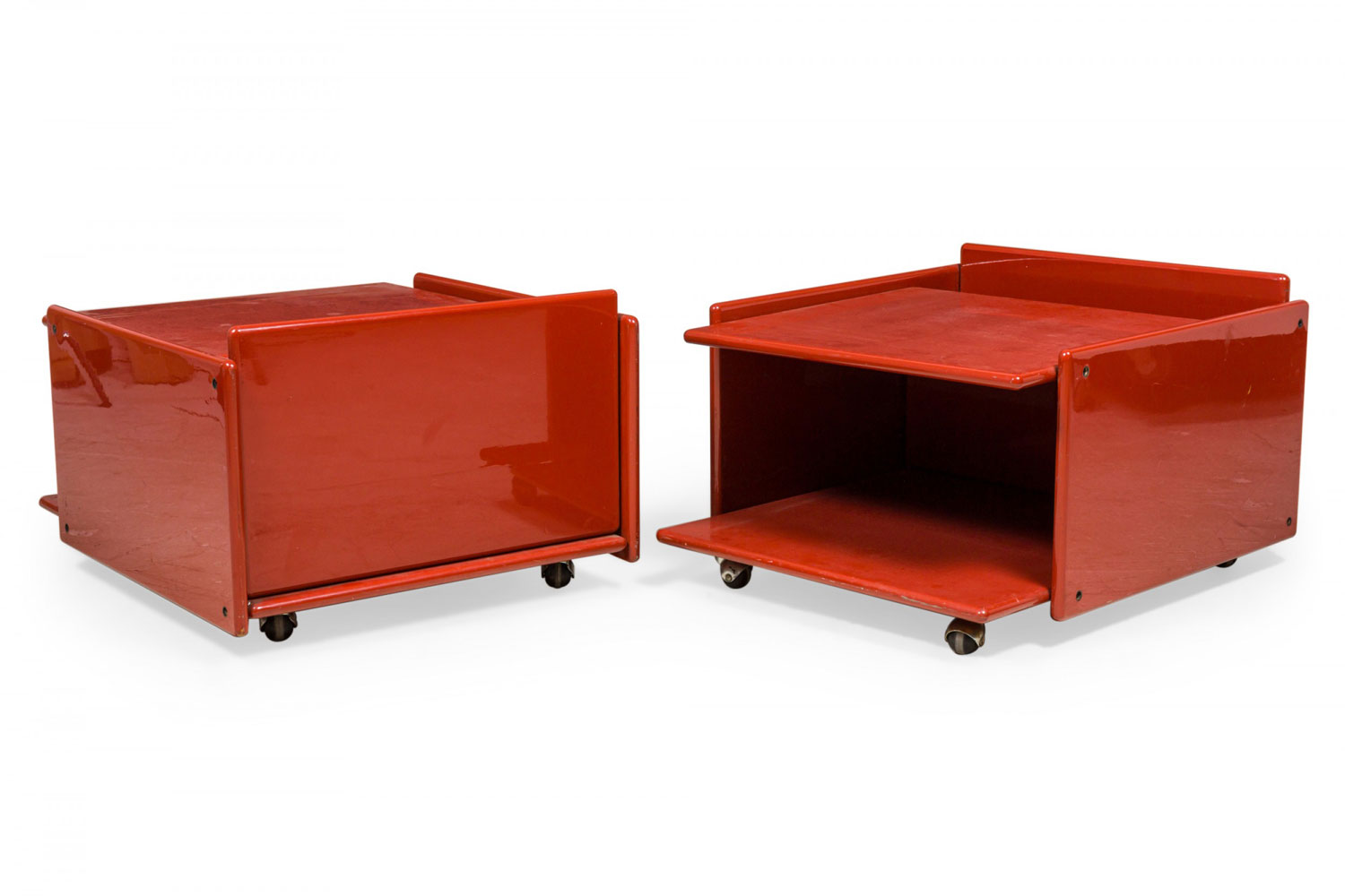 Pair of Kazuhide Takahama for Gavina SpA Rolling Cinnabar Lacquered Ultra Low Occasional Bedside T