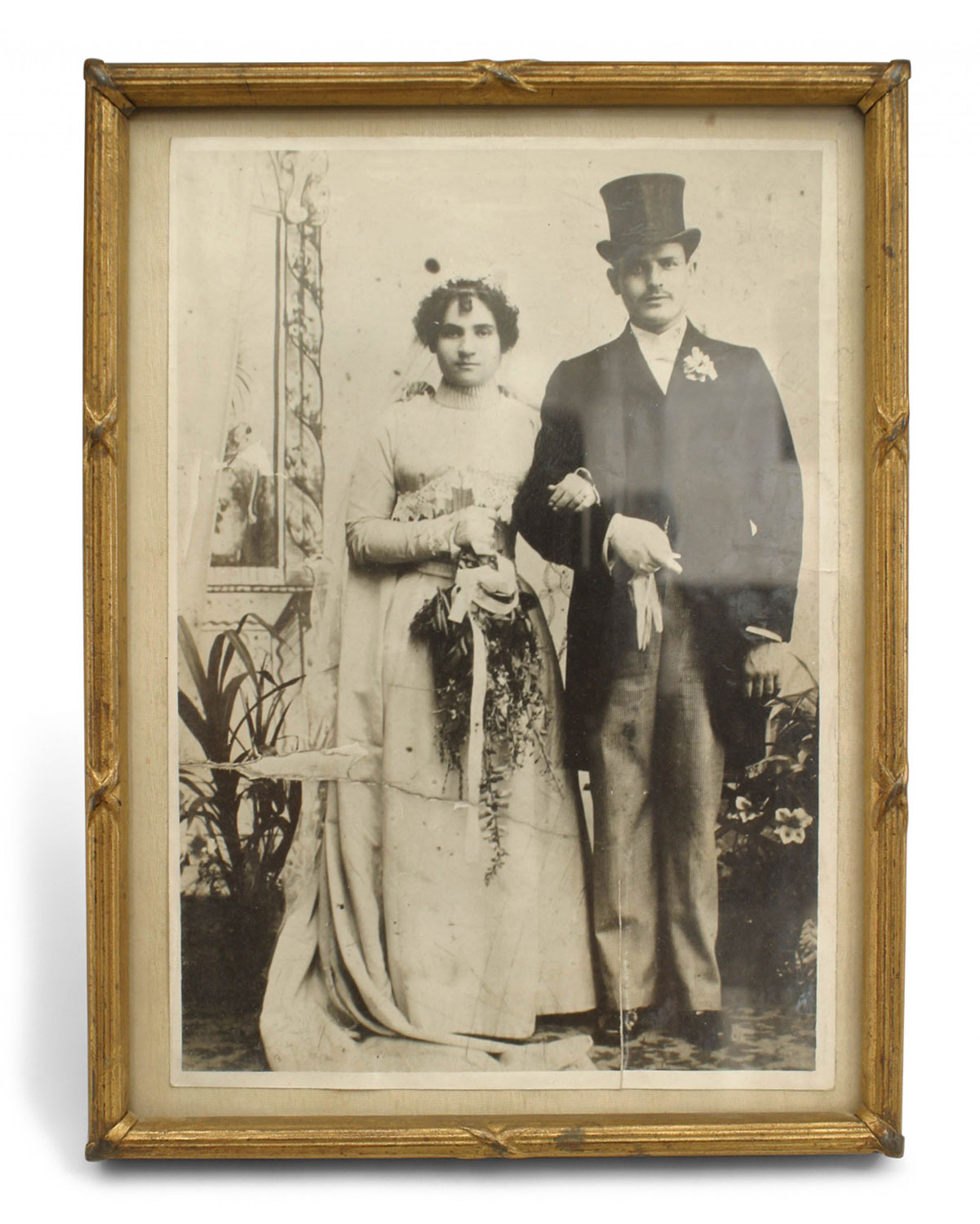 French victorian style gilt metal picture frame 1