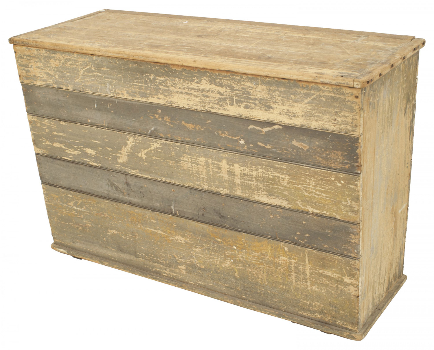 Country rustic weathered trunk 3