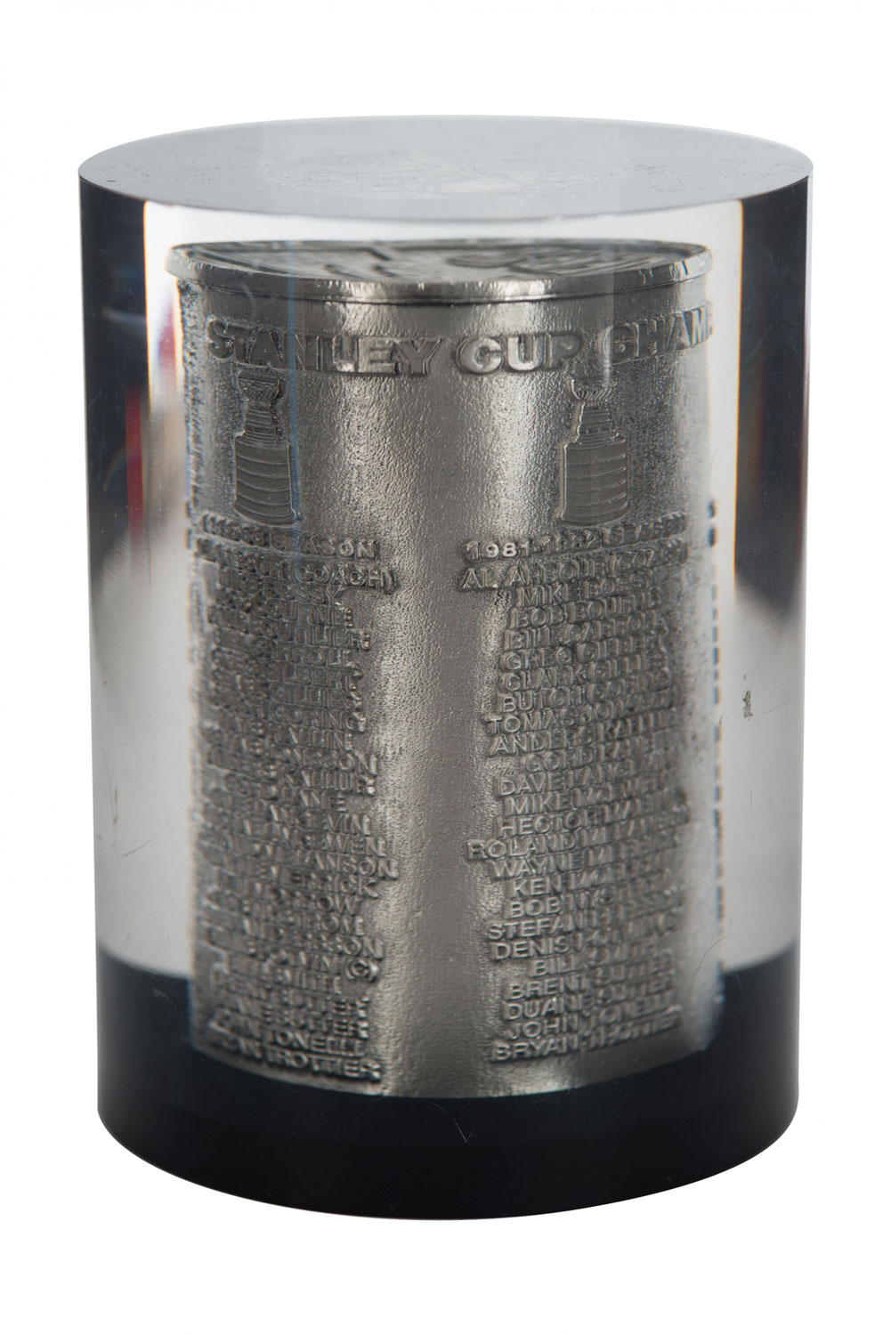 Resin and metal islanders hockey paperweight