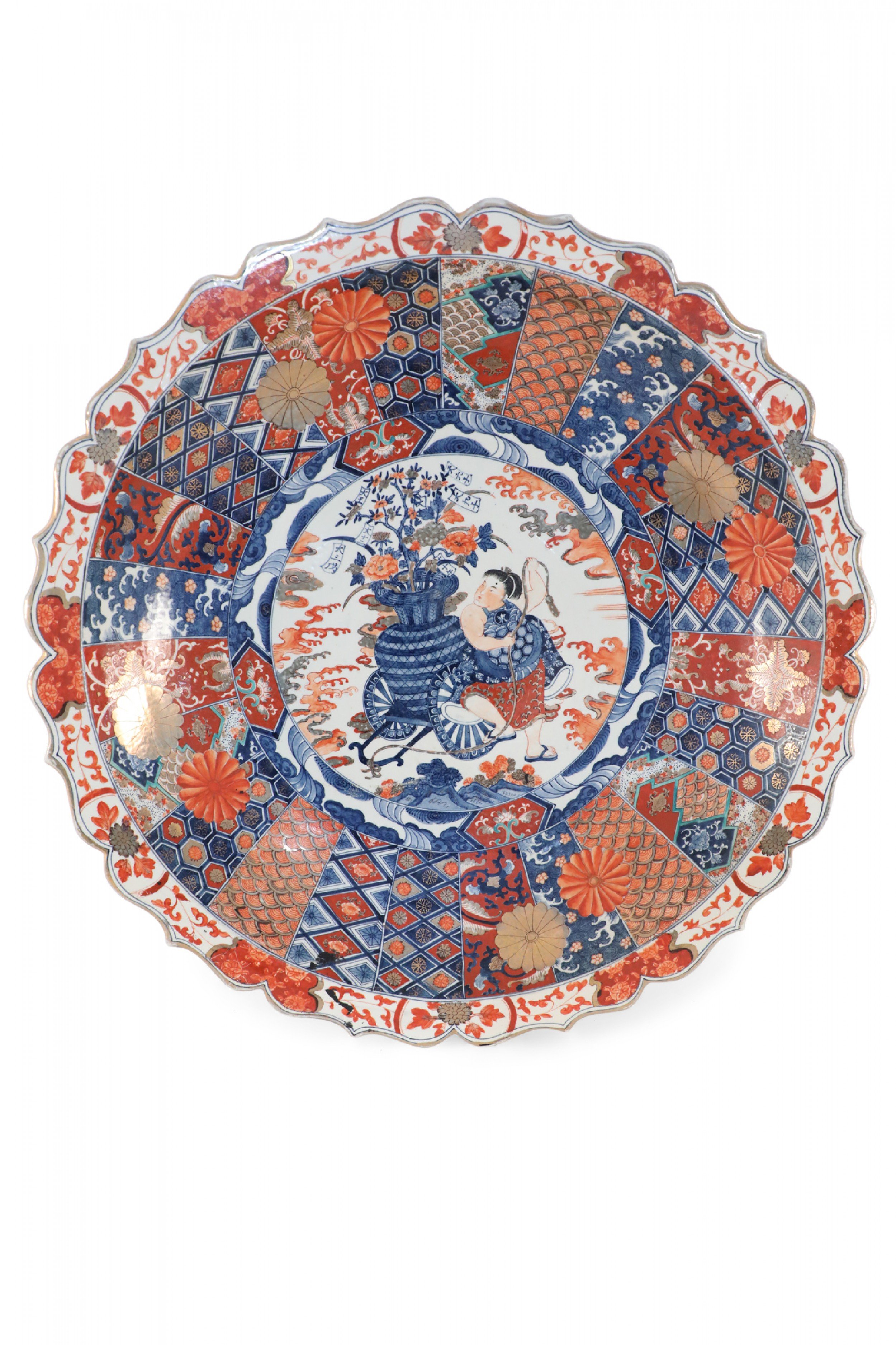 Chinese Guangcai Export Porcelain Blue and Orange Pattern Scalloped Centerpiece Bowl