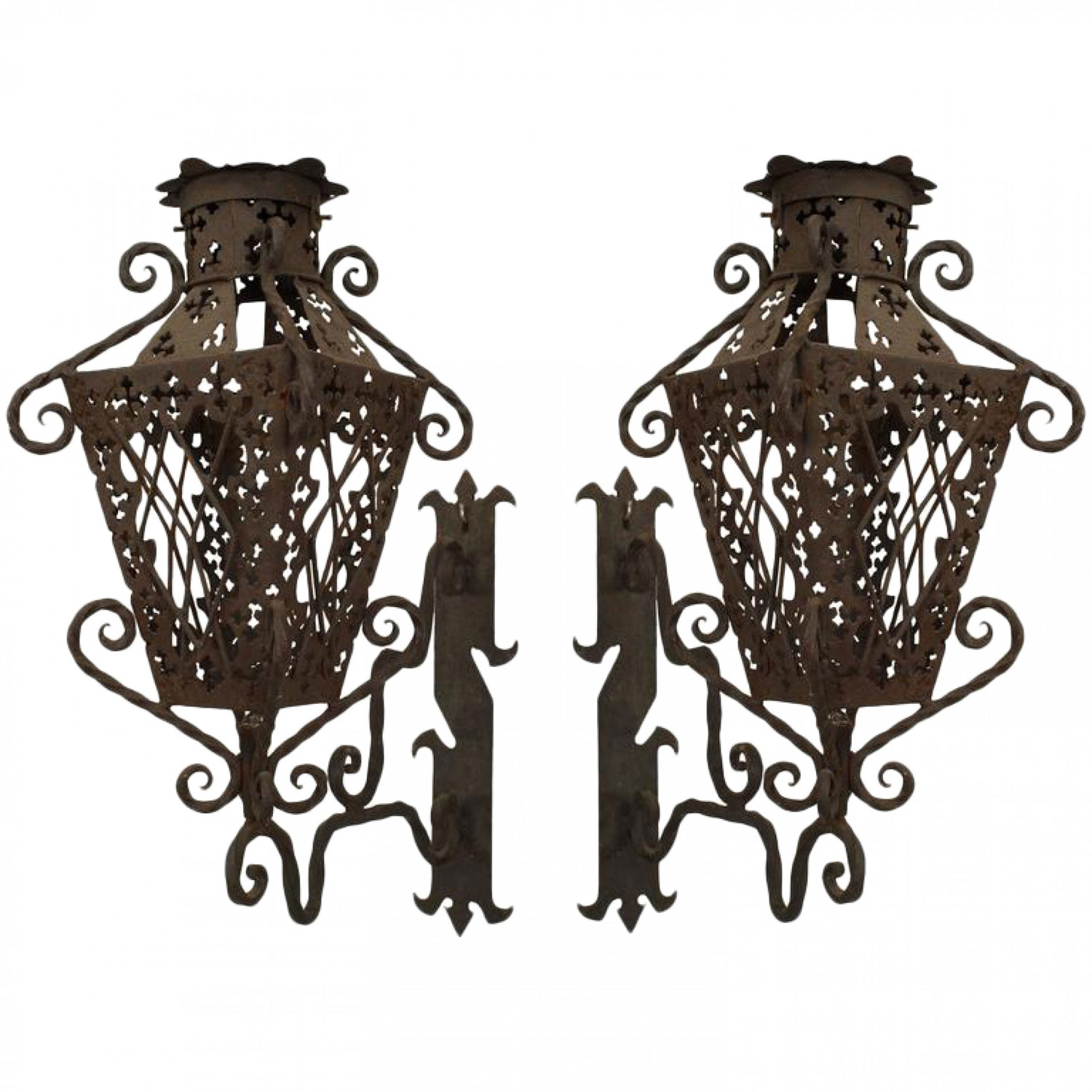 Italian renaissance wrought iron exterior wall lanterns 1