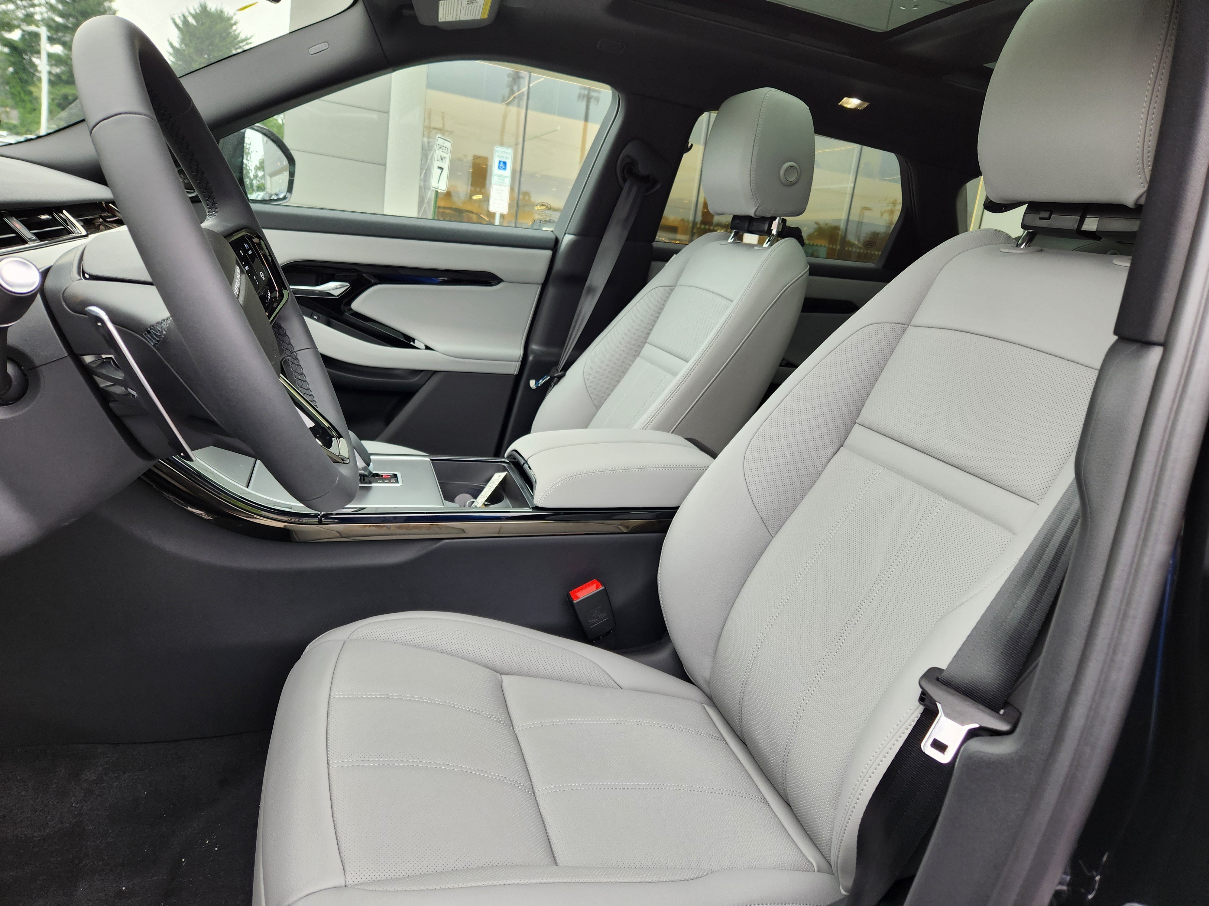 New 2026 Santorini Black LAND ROVER S image 8